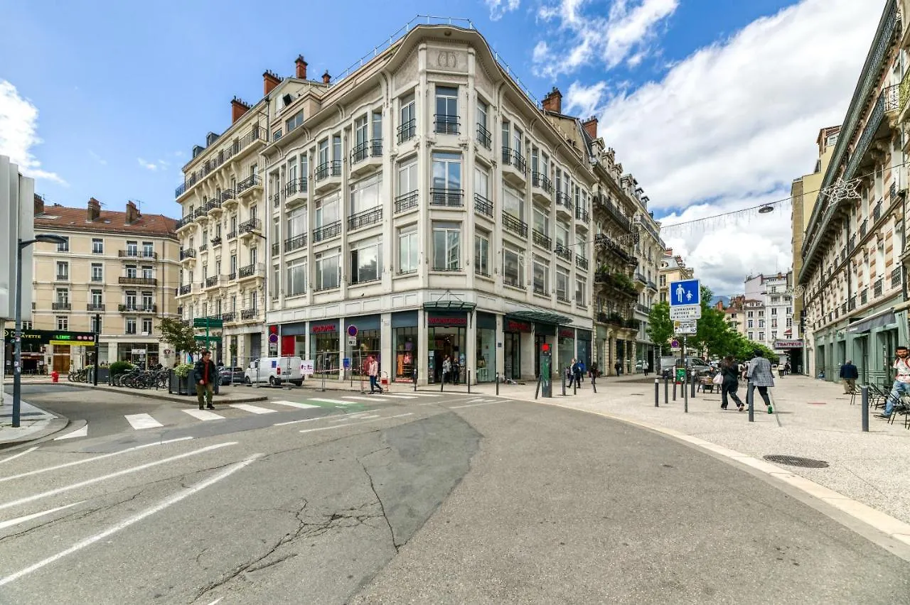 L'Elegance- Centre Historique- Confort- Netflix- Marche Frais Et Local Grenoble Apartment